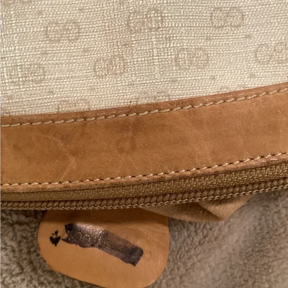 Gucci Tan and Brown Leather Crossbody Bag Vintage 80s OFFERS - Picture 15 of 16